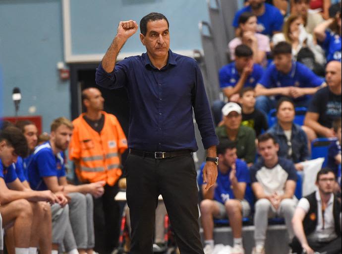 אורן אהרוני מאמן בני הרצליה