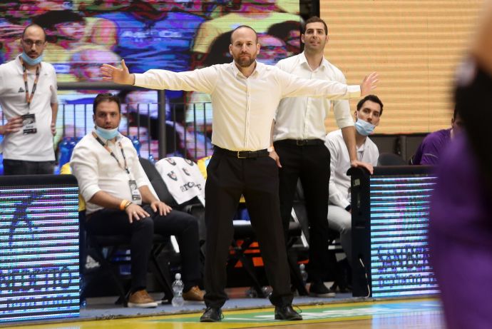 מאמן הפועל חולון עמית שרף