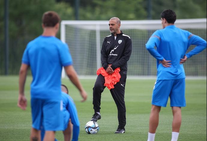 גיא לוזון מאמן הנבחרת הצעירה של ישראל