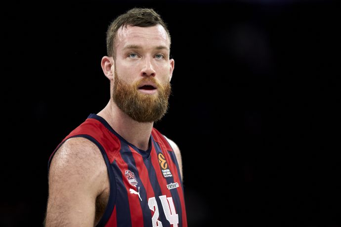 שחקן באסקוניה מאט קוסטלו