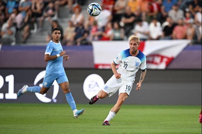 אמיל סמית' רואו שחקן נבחרת אנגליה הצעירה