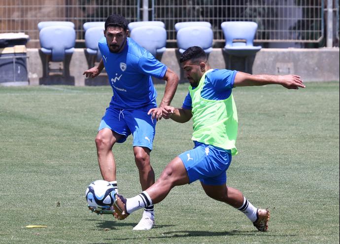 מוחמד אבו פאני, עאיד חבשי, שחקני נבחרת ישראל באימון