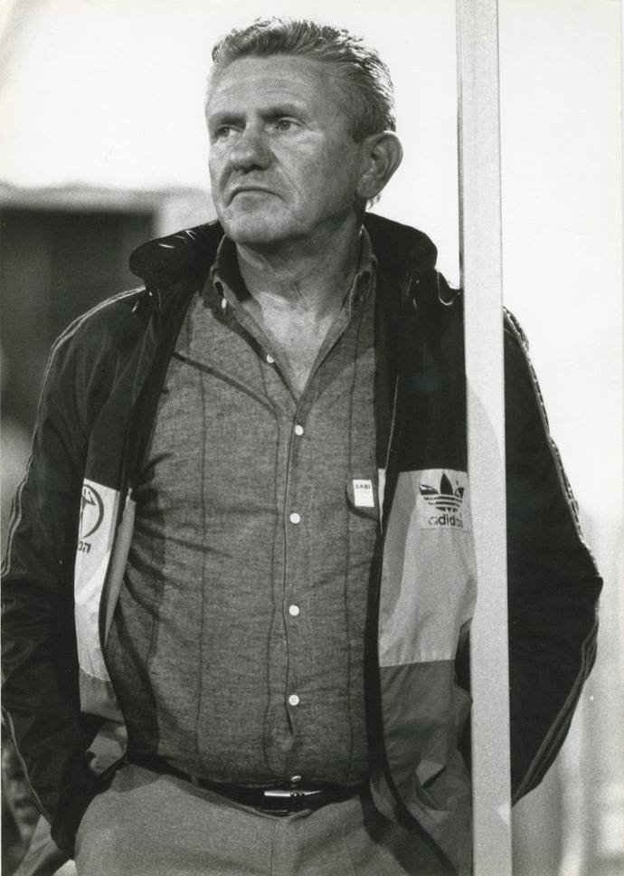 יצחק שניאור