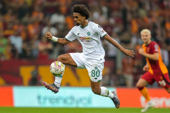 ברונו פאז, שחקן קוניאספור