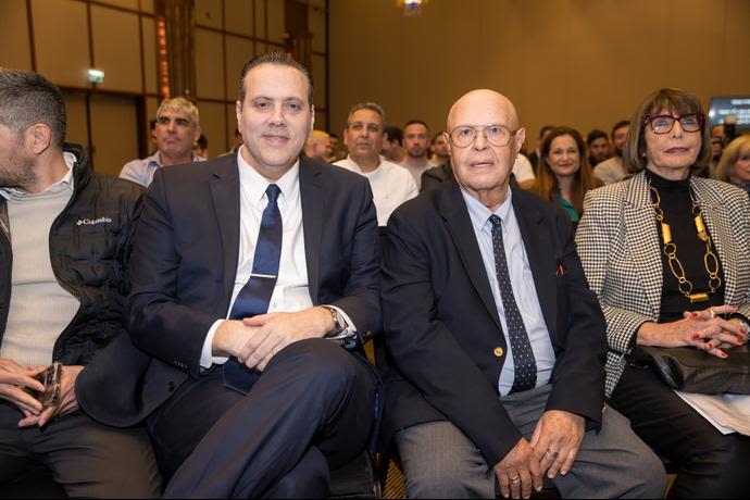 שר התרבות והספורט מיקי זוהר עם יו"ר הוועד הפראלימפי אלי בירנבאום