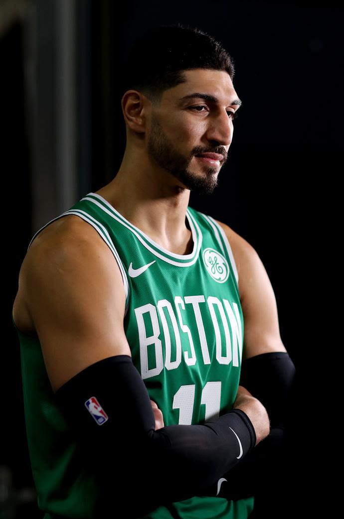 אנס קאנטר שחקן בוסטון סלטיקס