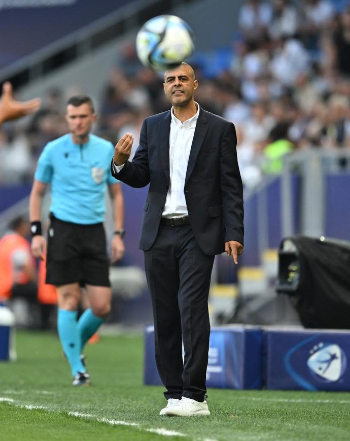 מאמן הנבחרת הצעירה של ישראל גיא לוזון