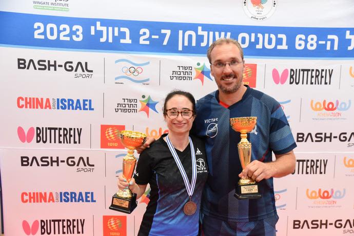 אלופי ישראל בטניס שולחן: יניב שרון, כרמית דור