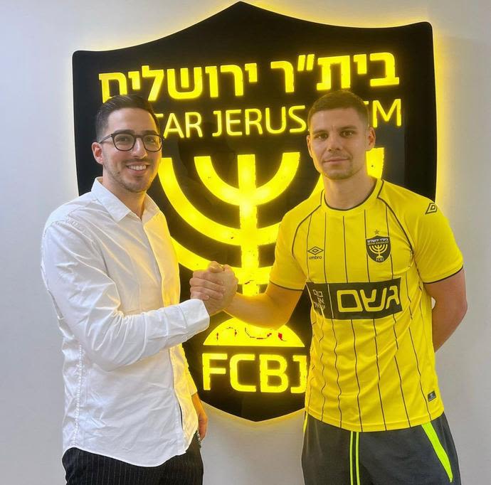 מגן בית"ר ירושלים גריגורי מורוזוב וסוכנו ירון ברנס