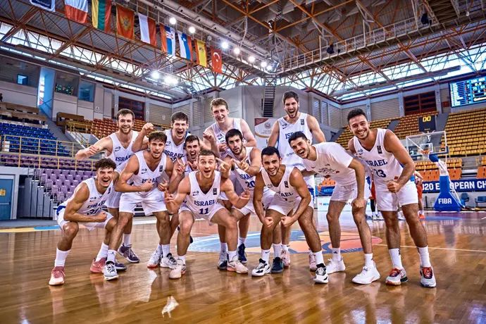 נבחרת העתודה של ישראל חוגגת ניצחון ברבע גמר אליפות אירופה