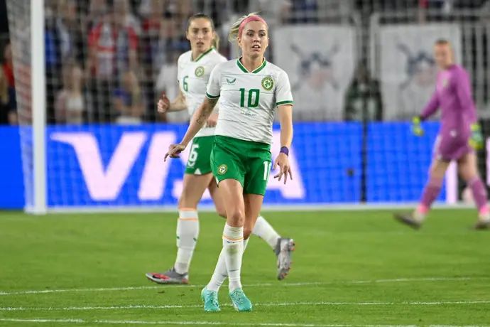 דניס אוסליבן נבחרת הנשים של אירלנד בכדורגל