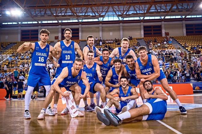 נבחרת העתודה של ישראל חוגגת ניצחון בחצי גמר אליפות אירופה