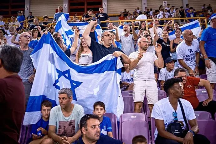 אוהדי נבחרת ישראל באליפות אירופה בכדורסל עד גיל 20