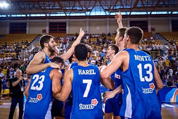 נבחרת העתודה של ישראל חוגגת ניצחון בחצי גמר אליפות אירופה