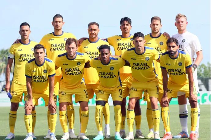 תמונה קבוצתית מכבי תל אביב נגד בורנמות'