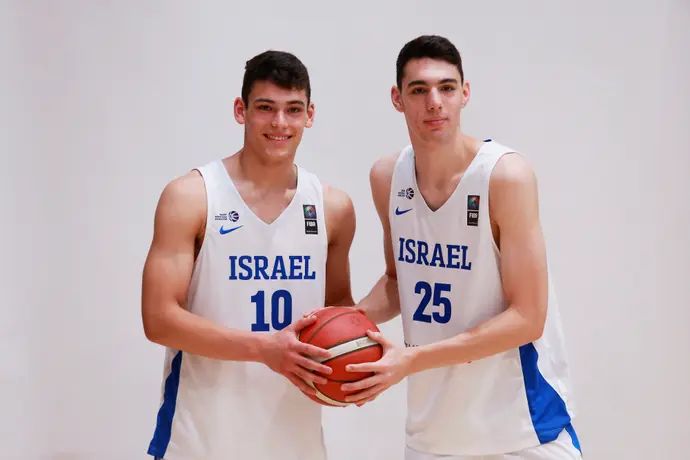 שחקני נבחרת הנוער של ישראל עומר מאייר, אורי כהן