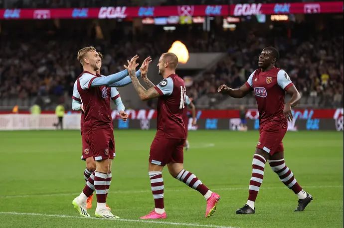 קורט זומה, ג'רוד בואן, דני אינגס, שחקני ווסטהאם