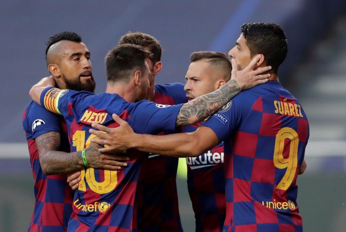 שחקני ברצלונה חוגגים, לואיס סוארס, ליאונל מסי, ג'ורדי אלבה