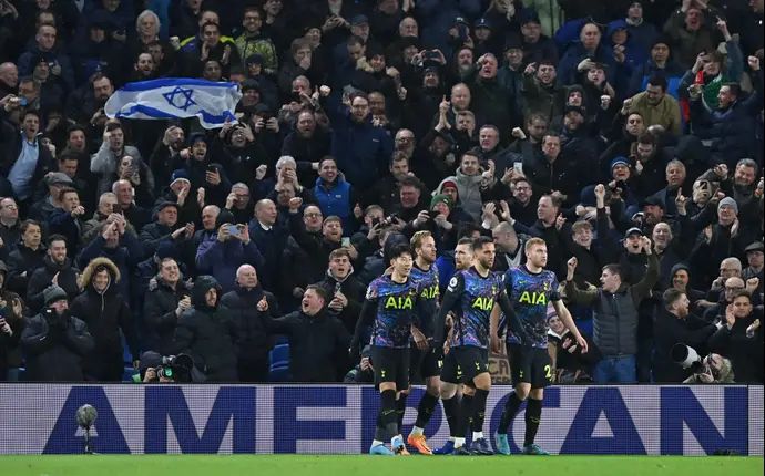 דגל ישראל באצטדיון של טוטנהאם
