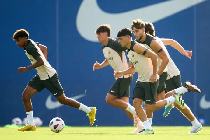 שחקני ברצלונה באימון