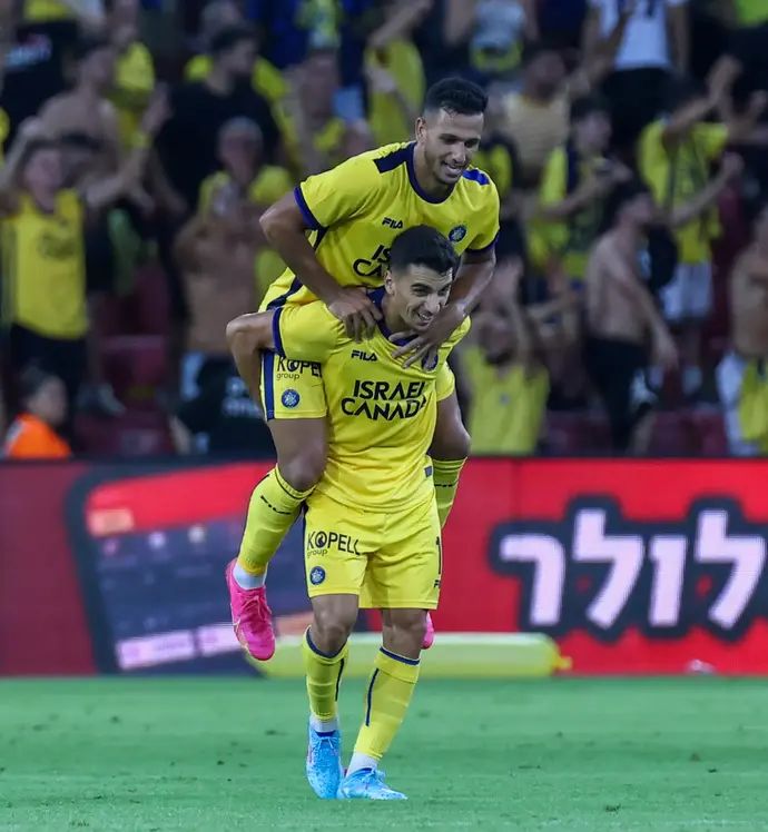 שחקני מכבי תל אביב, אילון אלמוג, דן ביטון