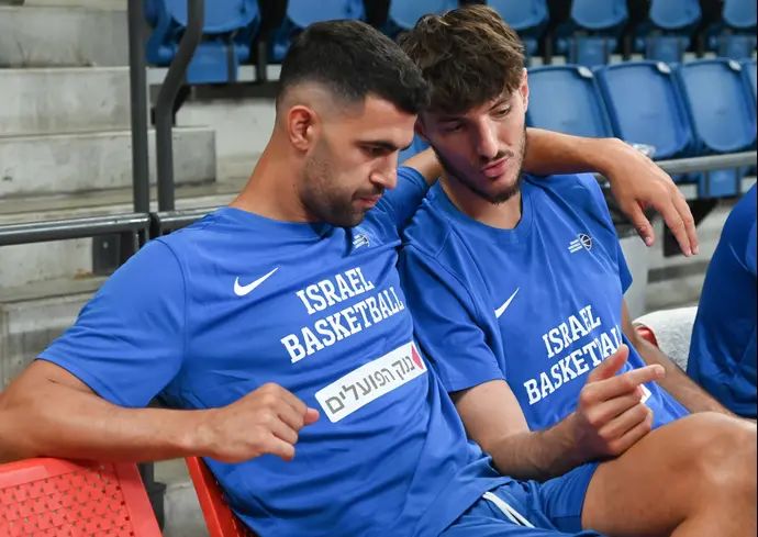 שחקני נבחרת ישראל תומר גינת, רומן סורקין