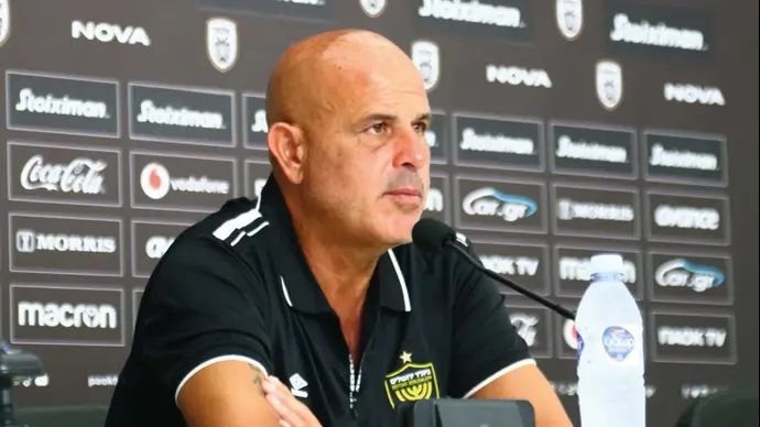 מאמן בית"ר ירושלים יוסי אבוקסיס