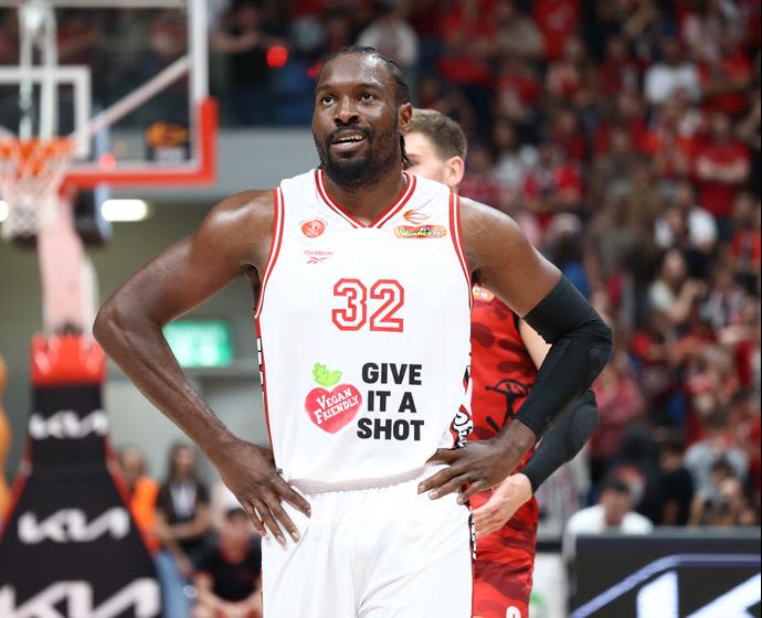 צ'ינאנו אונואקו, הפועל תל אביב