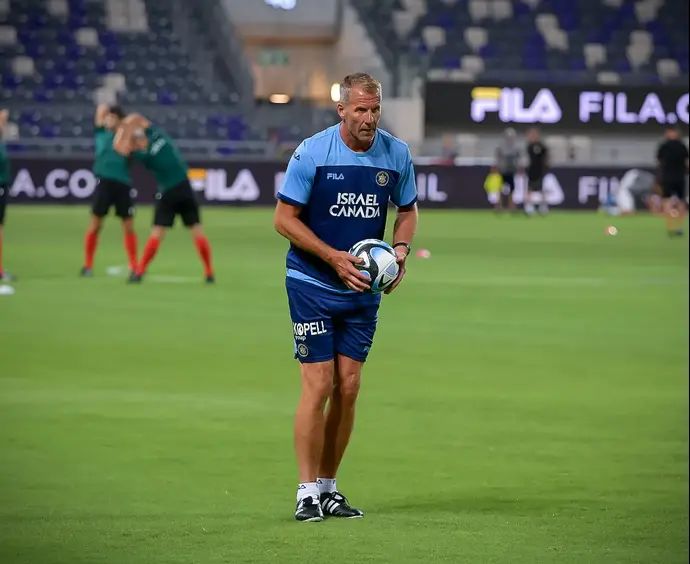 מייק סטואל, מאמן שוערים מכבי תל אביב