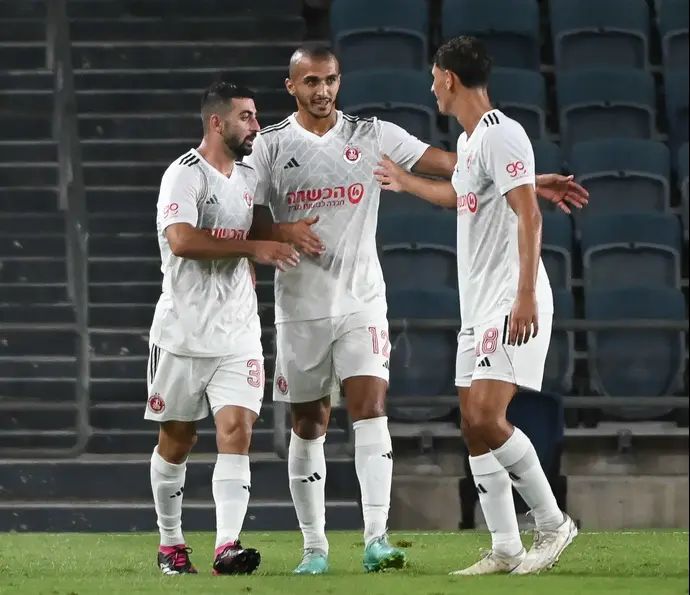 שחקני הפועל תל אביב קייס גאנם, הישאם לאיוס