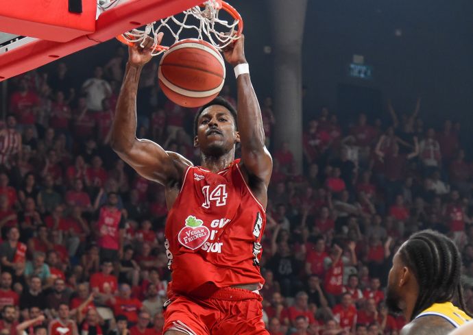 שחקן הפועל תל אביב ג'יילן הורד