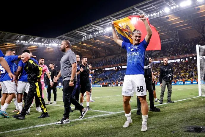 יון ניקולאסקו, שחקן בית"ר ירושלים חוגג בסיום גמר גביע המדינה