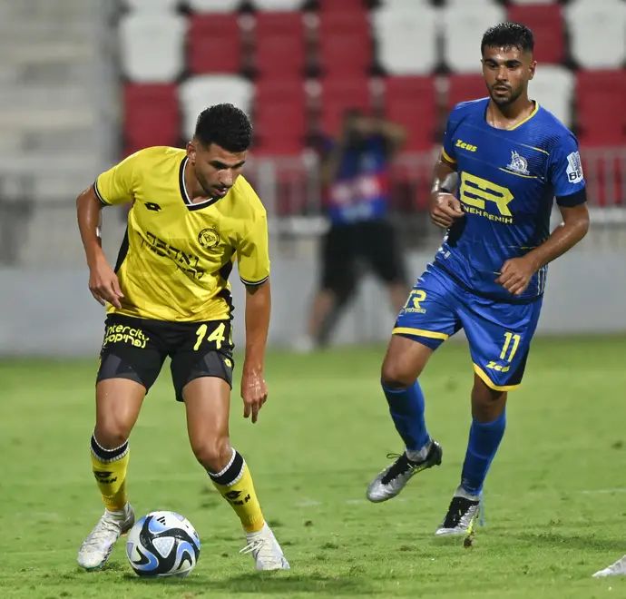 בר כהן מכבי נתניה לצד לואי חלף מכבי בני ריינה