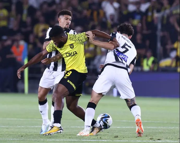 פרד פריידיי שחקן בית"ר ירושלים בין שחקני פאוק סלוניקי