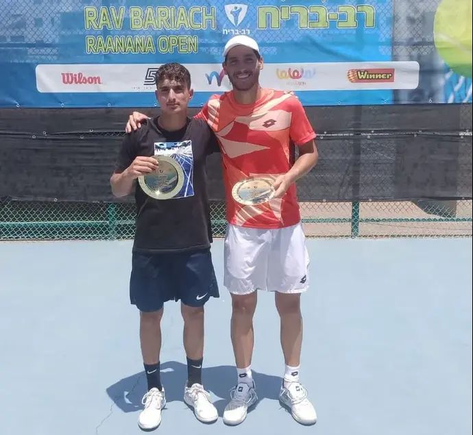 ישי עוליאל עם עמית ולס