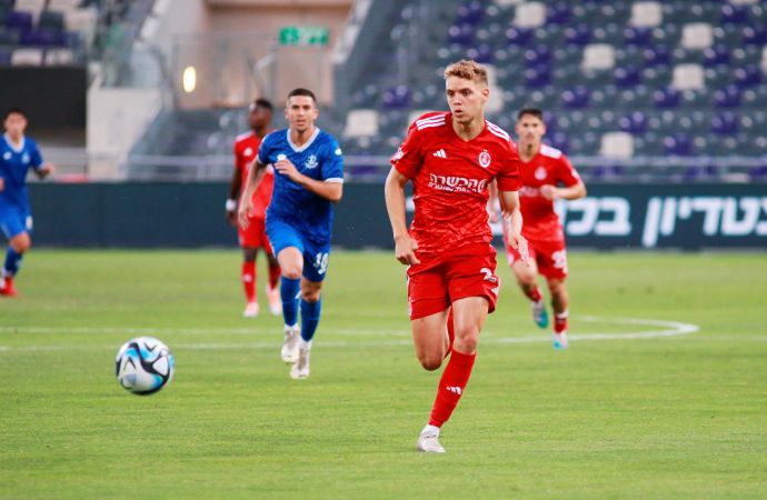 שחקן הפועל תל אביב עומר סניור