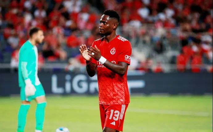 שחקן הפועל תל אביב מאוויס צ'יבוטה