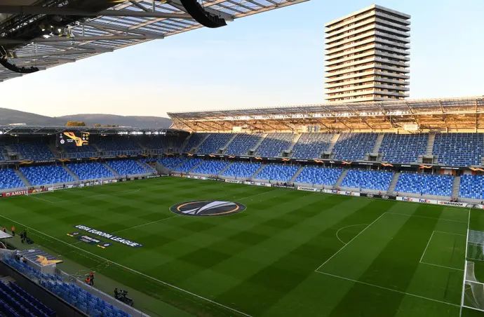 אצטדיון טהלנה פולה