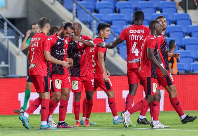 שחקני הפועל חדרה חוגגים