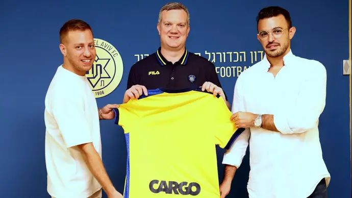 מנכ"ל מכבי תל אביב, בן מנספורד, עם בעלי CARGO ליאור גזית ורם אל בנימין