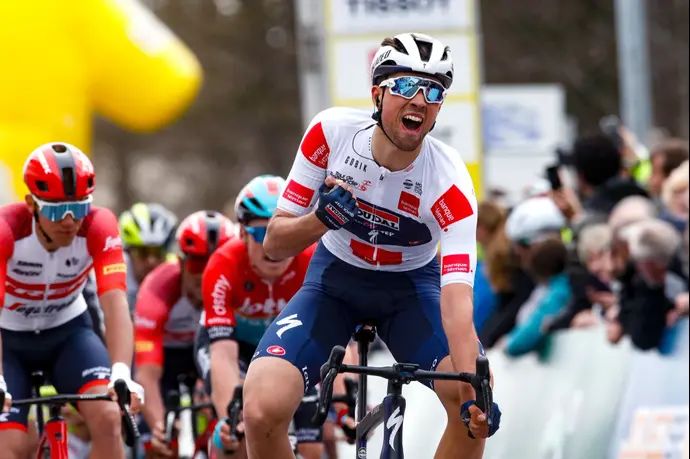 רוכב האופניים הבריטי איתן ורנון