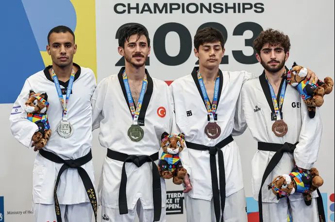 עדנן מילאד, לוחם טאקוונדו על הפודיום עם מדליית הכסף במשחקים האירופיים הפראלימפיים