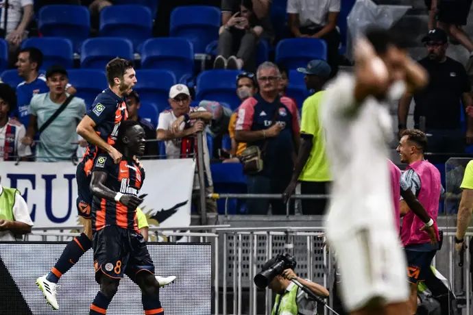 אקור אדאמס שחקן מונפלייה חוגג שער