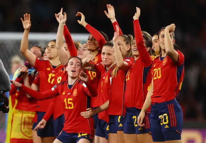 שחקניות נבחרת ספרד חוגגים