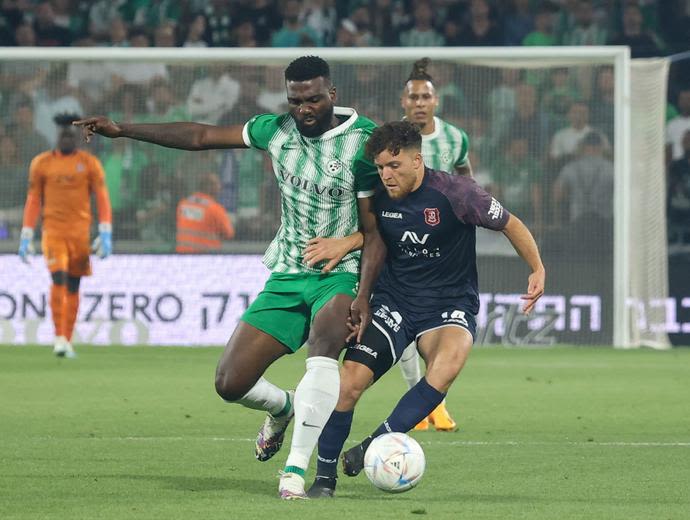 גולן בני שחקן הפועל ירושלים מול פרנזי פיירו שחקן מכבי חיפה