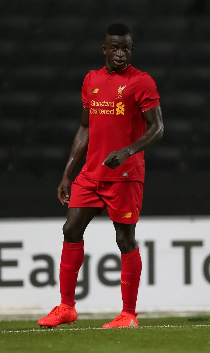 טוני גומס במדי קבוצת המילואים של ליברפול