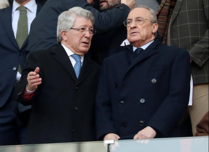 פלורנטינו פרס נשיא ריאל מדריד (מימין) עם אנריקה סרסו נשיא אתלטיקו מדריד
