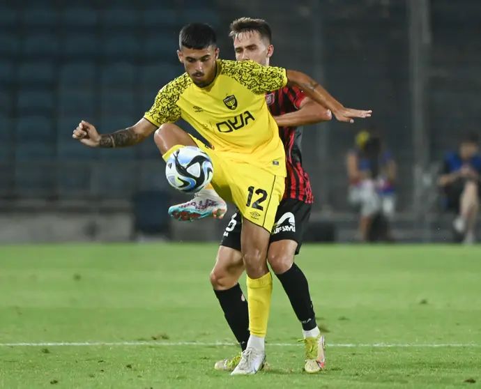 שחקן בית"ר ירושלים, נהוראי דבוש לפני עומר אגבדיש, הפועל ירושלים