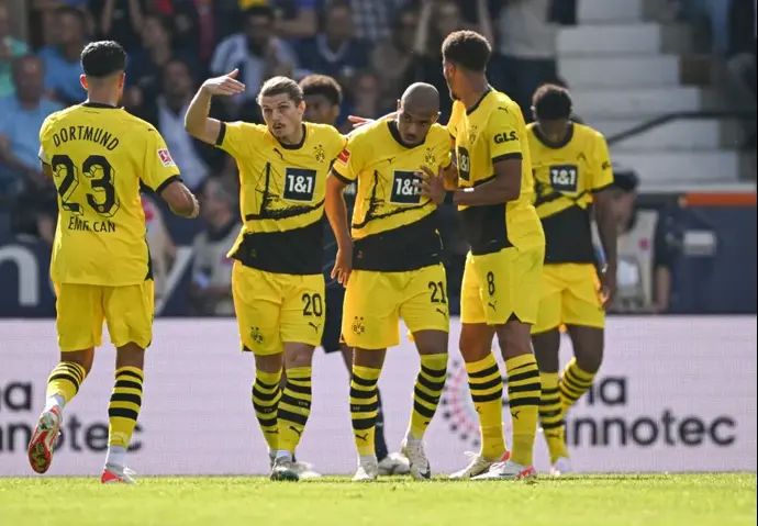 דונייל מאלן בורוסיה דורטמונד חוגג