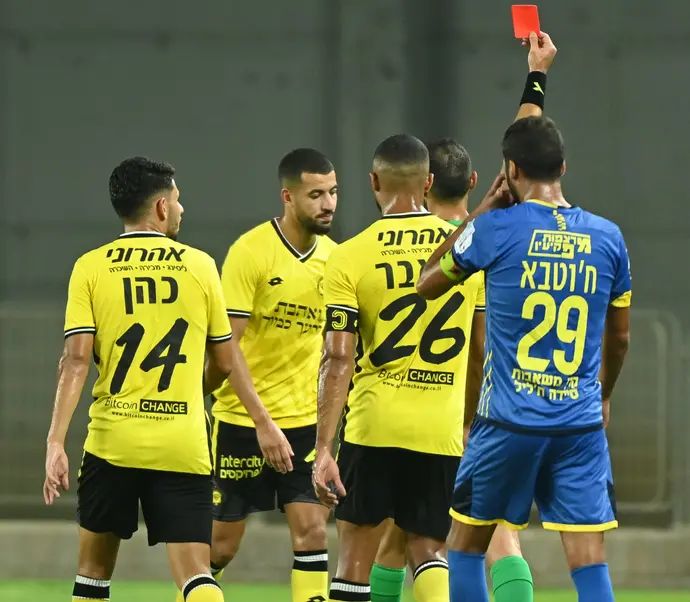 נאסים אואמו, מגן מכבי נתניה מורחק